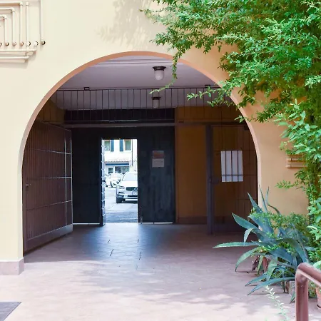 Debbie's House Tatil Evi *