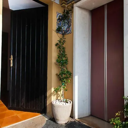 Debbie's House Tatil Evi *